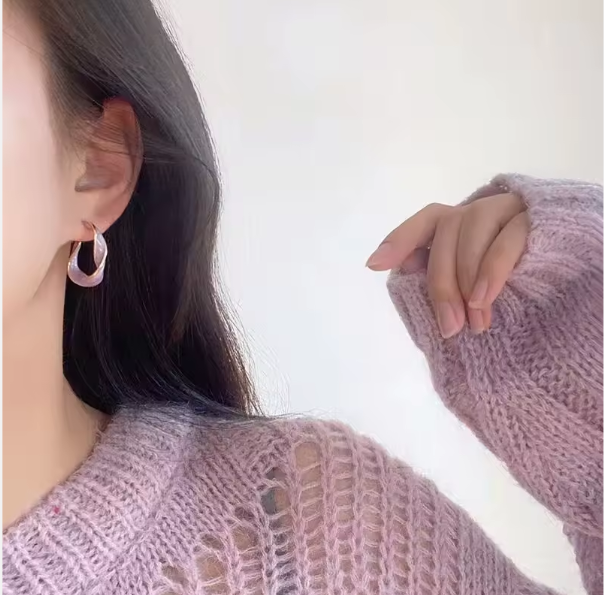 KOREAN TWISTED HOOP EARINGS