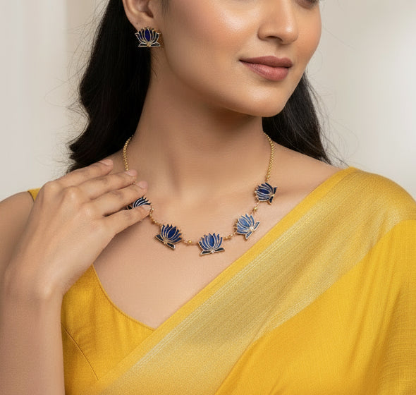 Trending Lotus Chocker Set
