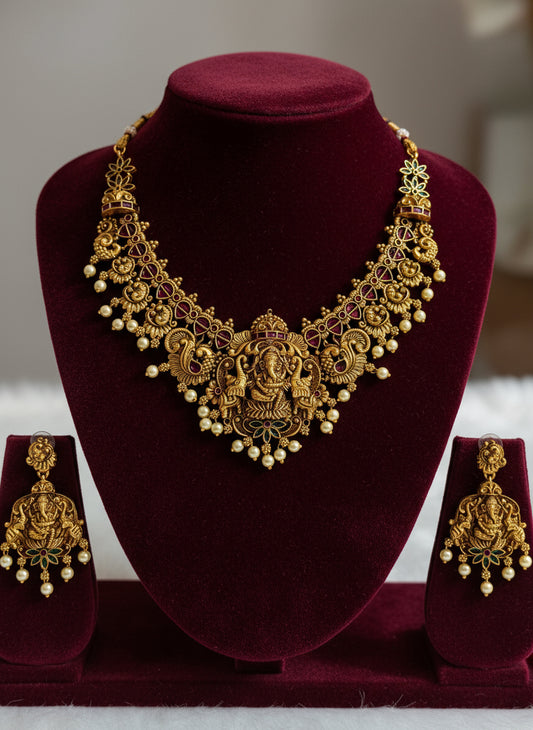 MARVELLOUS GANESHA DESIGN HAARAM SET