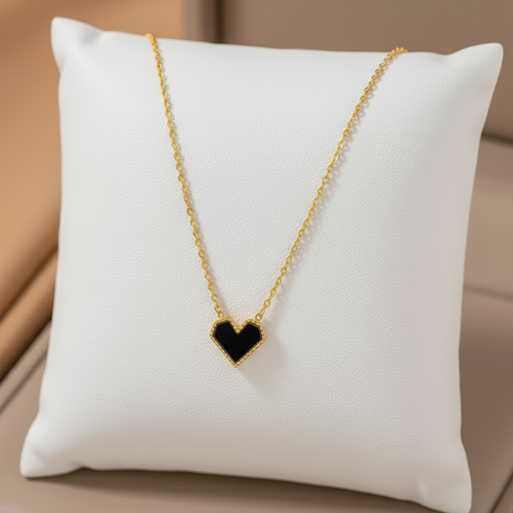 LOVE PENDANT| ANTI TARNISHED