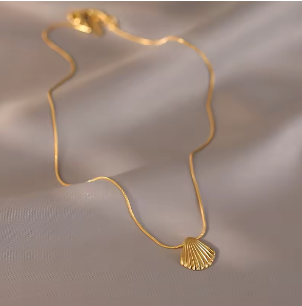 Shell Love - Anti Tarnish 18K Gold Plated Necklace
