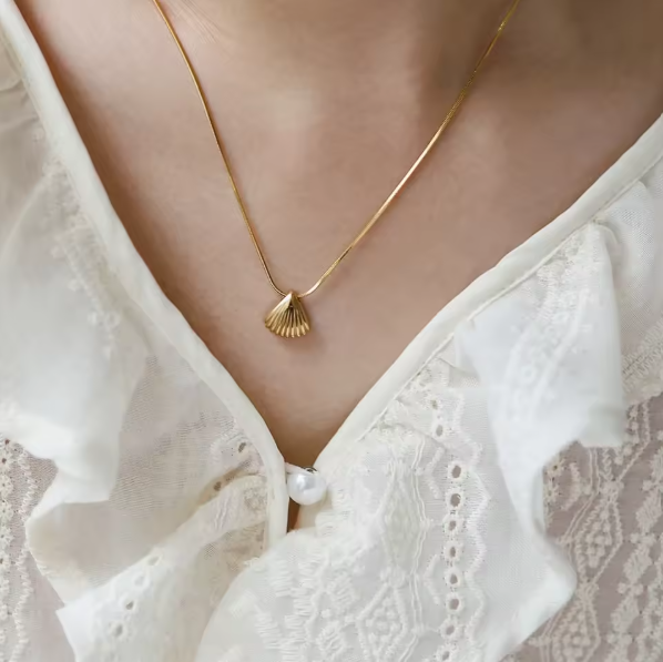 Shell Love - Anti Tarnish 18K Gold Plated Necklace