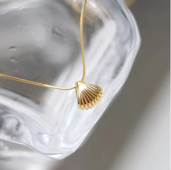 Shell Love - Anti Tarnish 18K Gold Plated Necklace