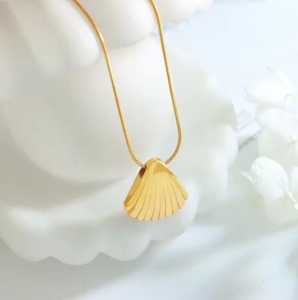 Shell Love - Anti Tarnish 18K Gold Plated Necklace