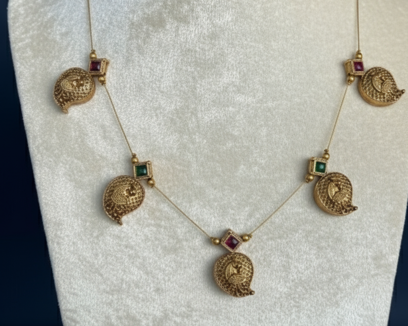 INVSIBLE MAANGA NECKLACE